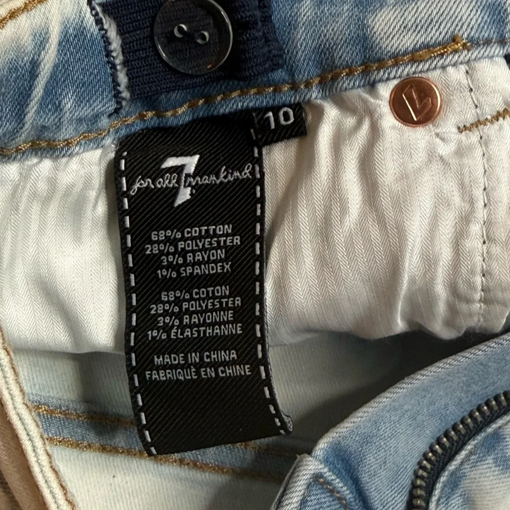 NWT 7 For All Mankind Walk Short in Denim Lustre, Girls size 10